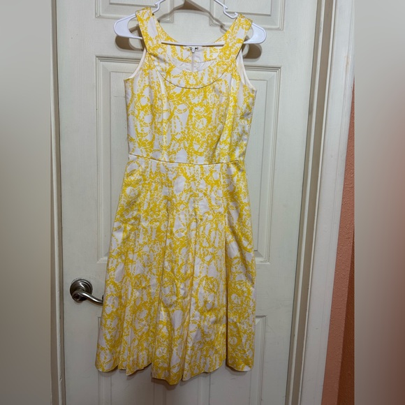 Calvin Klein Yellow and White Pleated A-Line Dress with Pleated Skirt co… - Picture 1 of 7